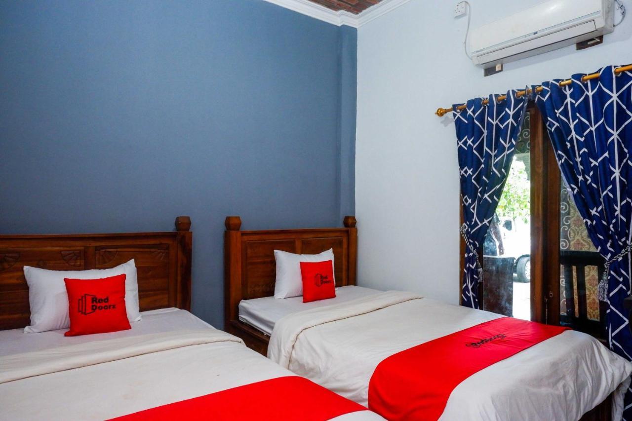 Hotel Reddoorz At Pakuncen Malioboro Yogyakarta Exterior foto
